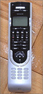 一器掌控全局 罗技多功能智能遥控器，打造极简化家居操控体验